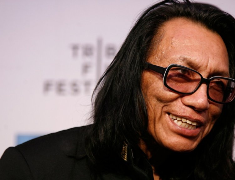 clanek_Sugar Man Rodriguez zazpívá na Rock for People