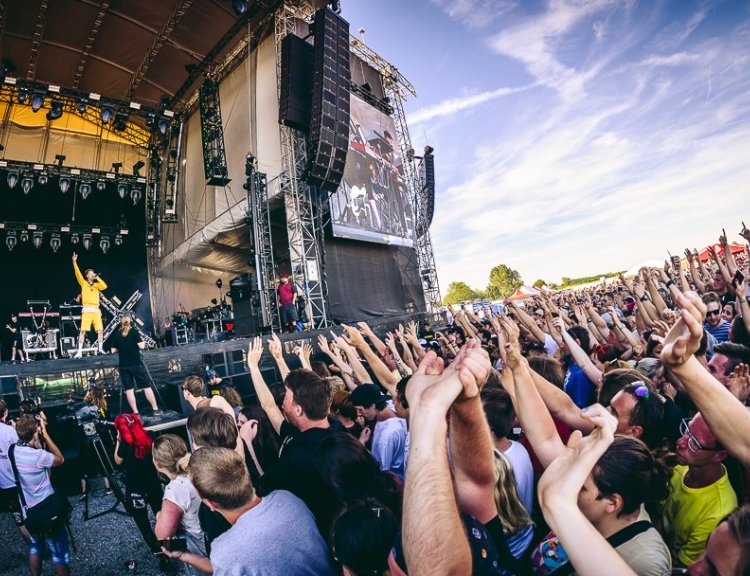 clanek_Kompilační CD Rock Forever dostanou návštěvníci Rock for people a Aerodrome festivalu!