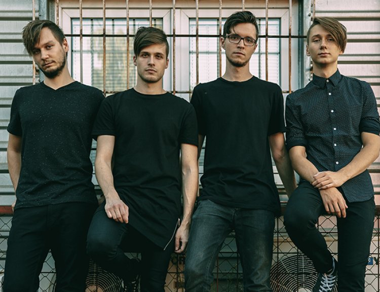 clanek_Skupina John Wolfhooker: Klip k písni Freak Show vznikl ve strašidelném domě